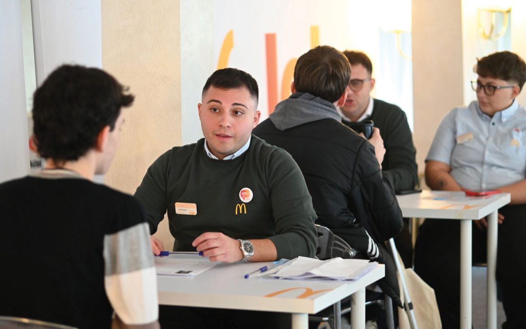 McDonald’s Potenza, tutti in fila per un posto di lavoro