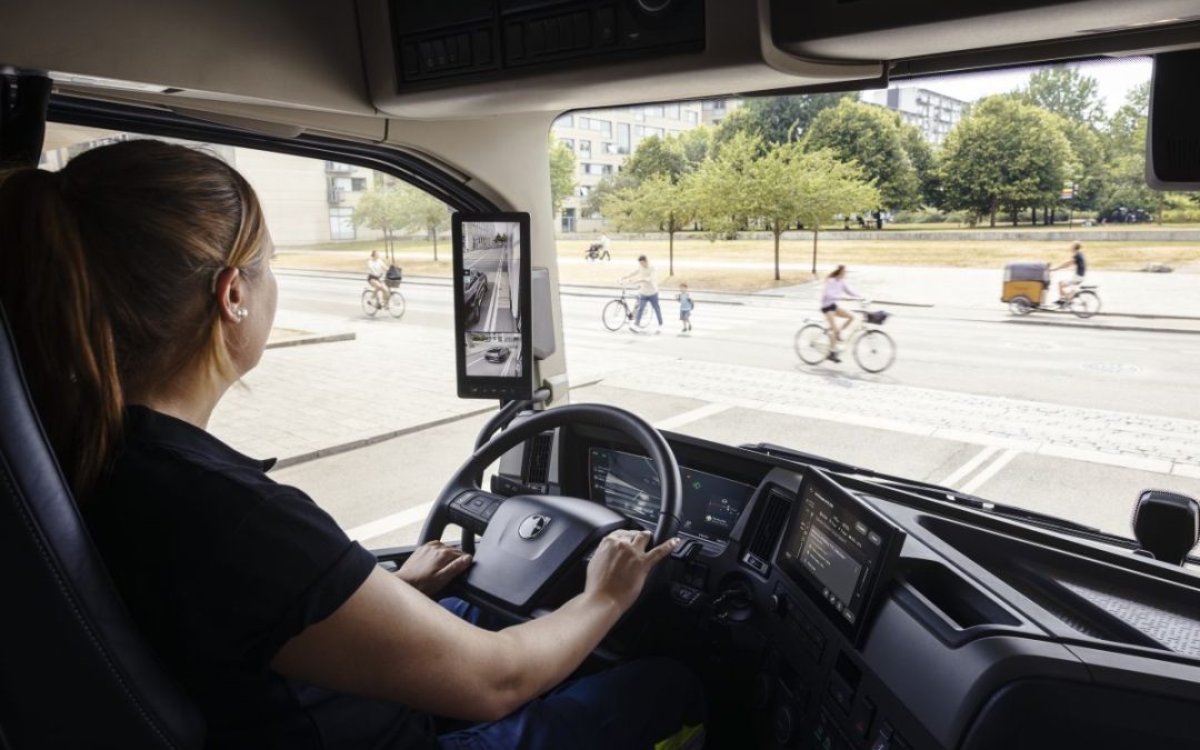 Volvo Trucks, nuovi sistemi sicurezza per proteggere pedoni e ciclisti