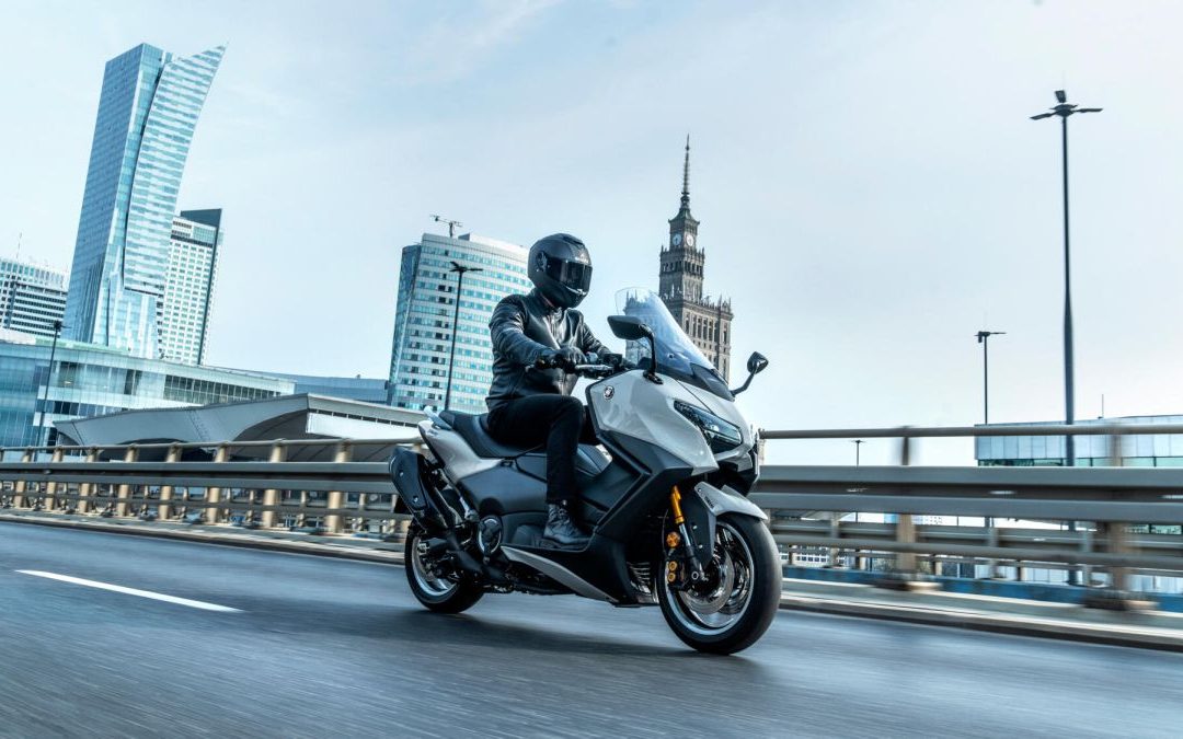 Yamaha TMAX, lo scooter sportivo sale a un livello superiore