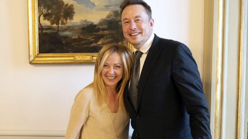 Meloni sente Musk “La sua visione una risorsa per Stati Uniti e Italia”