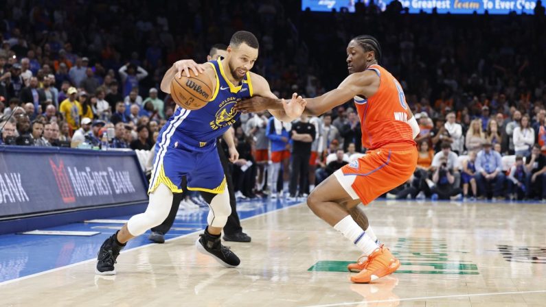 Boston batte Milwaukee, stop Phoenix, Curry affonda i Thunder