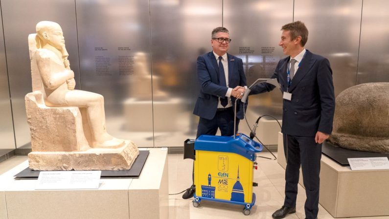 Donato al Museo Egizio di Torino un laser di El.En. per il restauro