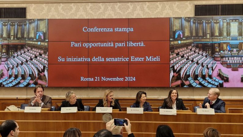 Donne, Roccella “Governo ha raddoppiato fondi per centri antiviolenza”