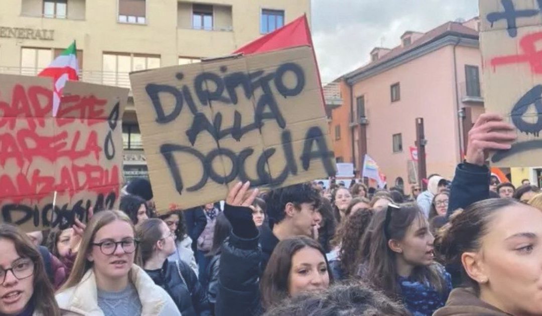 Acqua sì, ma sicura e pulita: la manifestazione a Potenza