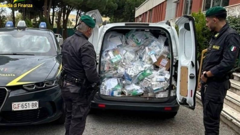 Trasporto senza misure di sicurezza e conservazione, sequestrati oltre 52mila farmaci