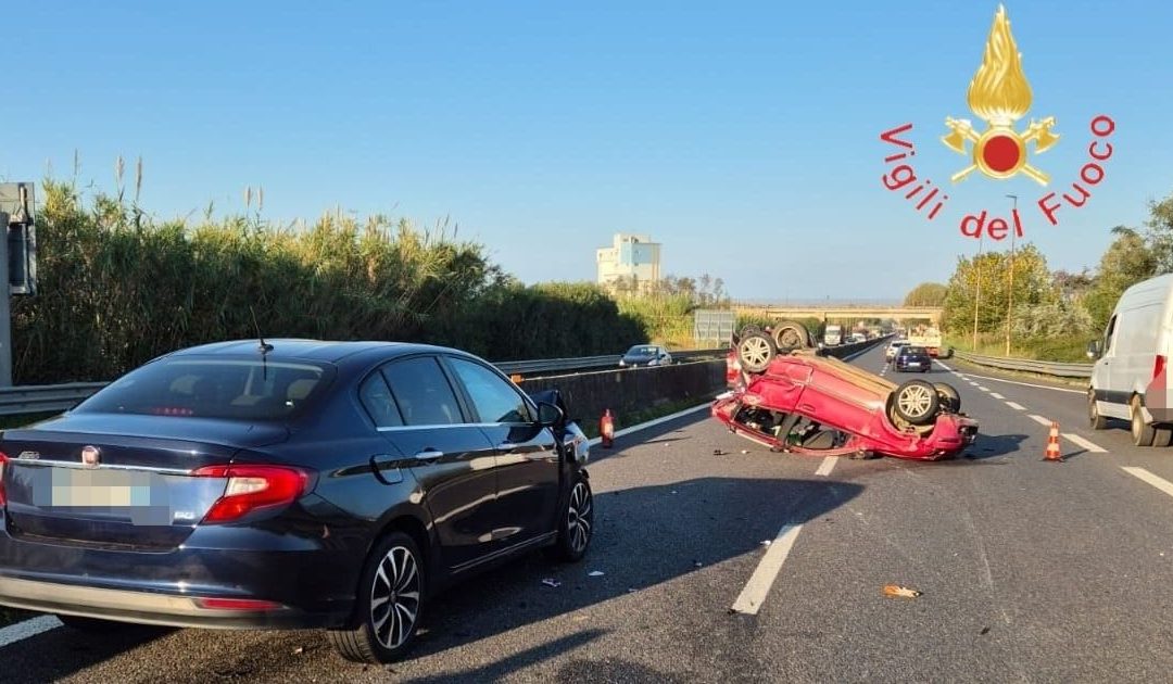 Lamezia, incidente sulla Ss280: scontro fra due auto e feriti