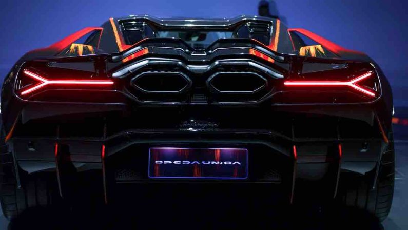 Presentata la Lamborghini Revuelto Opera Unica 