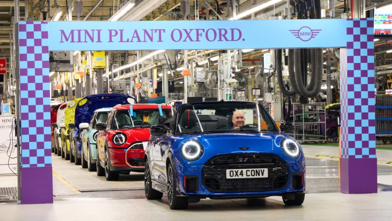 La Mini Cooper torna a Oxford