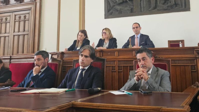 Reggio, consiglio comunale aperto, Marra: «unità per salvare la sanità»