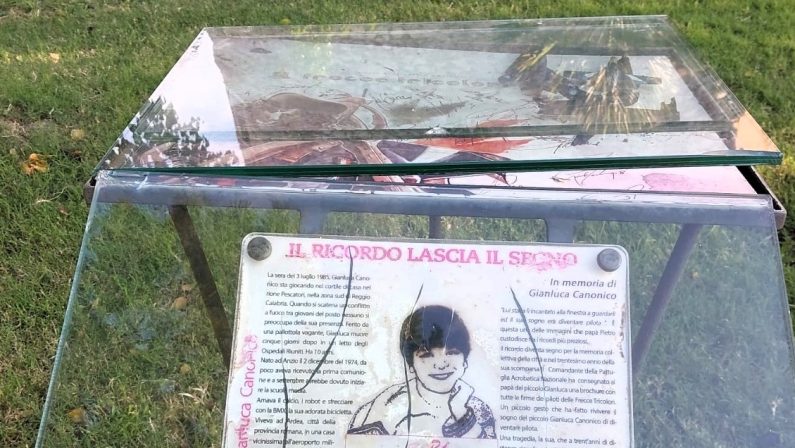 Reggio, danneggiata la teca del piccolo Gianluca Canonico