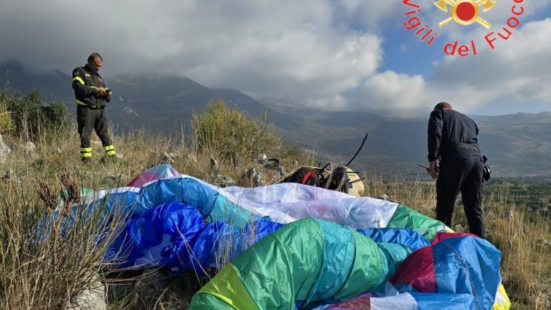 Tragedia a Castrovillari, 50enne si schianta con il parapendio