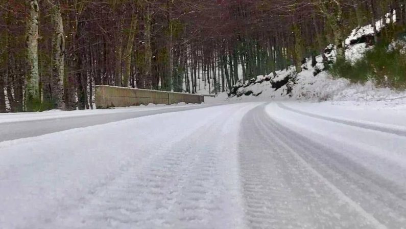 La neve torna sulle montagne calabresi