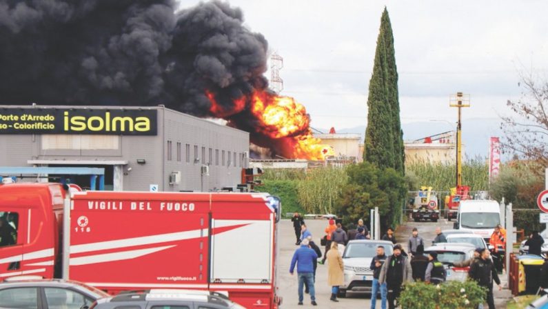 Esplosione al deposito Eni di Calenzano, coinvolti anche lucani