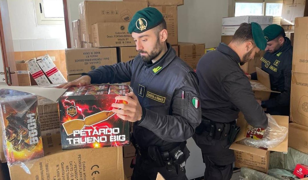 Fuochi d’artificio senza autorizzazione, nel lametino sequestrate 2 tonnellate di botti