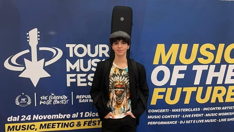 Tour Music Fest: Lorenzo Labate conquista il titolo di “Miglior bassista junior 2024”