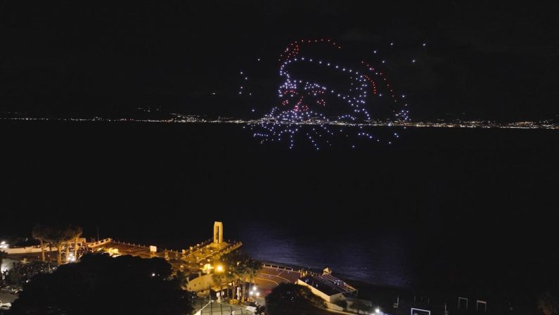 “Reggio sei un incanto”: bis per il Drone Show sul lungomare