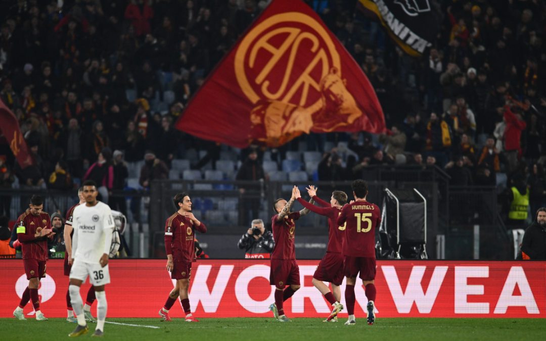 La Roma batte 2-0 l’Eintracht e accede ai play-off