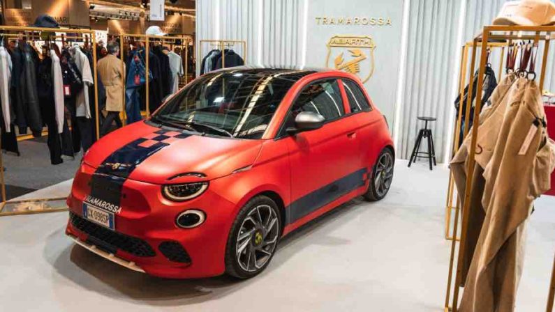 Tramarossa x Abarth, la moda sposa i motori