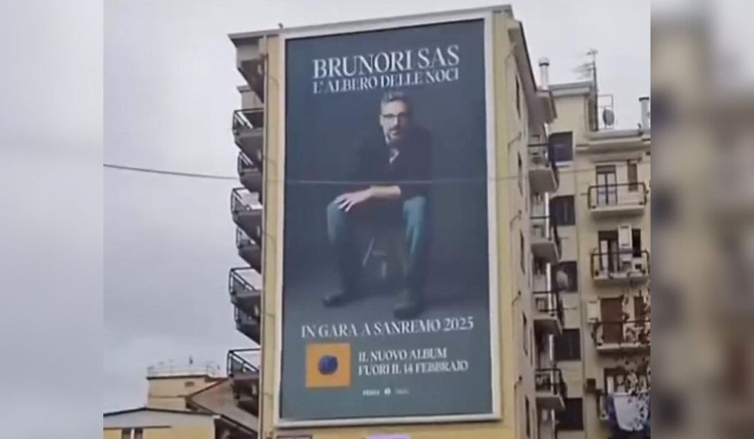 Cosenza: spunta un manifesto dedicato a Brunori Sas e lui ironizza