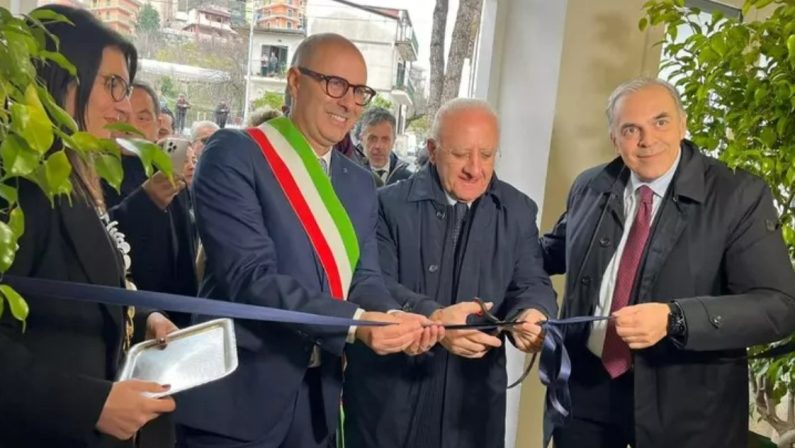 Distretto sanitario nel Salernitano: l’inaugurazione con De Luca