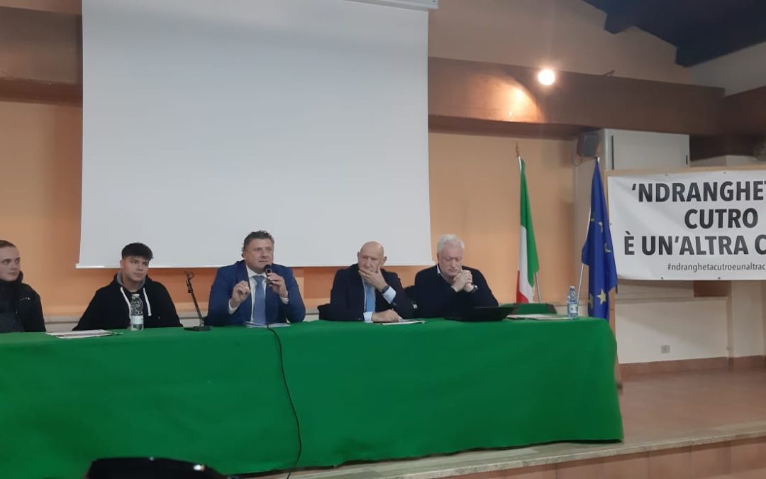 L'incontro svoltosi nella sala Falcone e Borsellino di Cutro