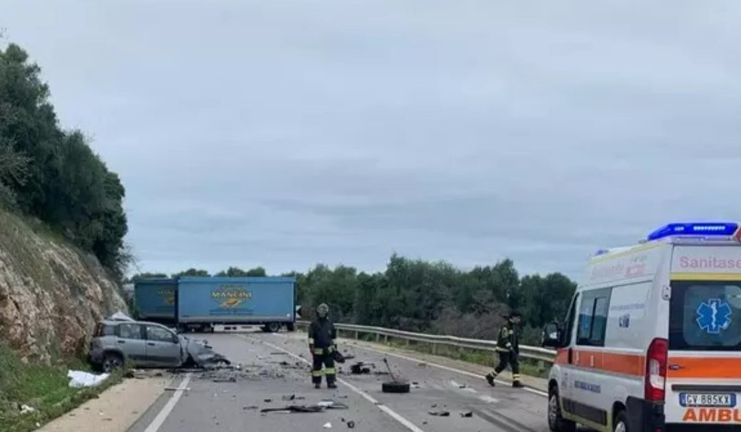 Scontro frontale tra camion e auto sul Gargano: un morto e un ferito