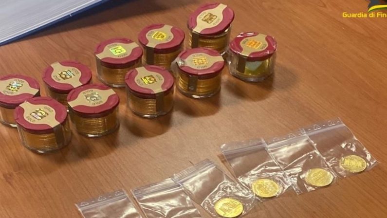 Cosenza, sequestrate monete d’oro per 170mila euro: tre arresti per truffa