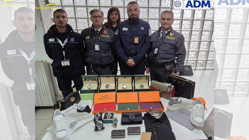 Lamezia Terme, sequestro di beni di lusso e orologi contraffatti all’aeroporto