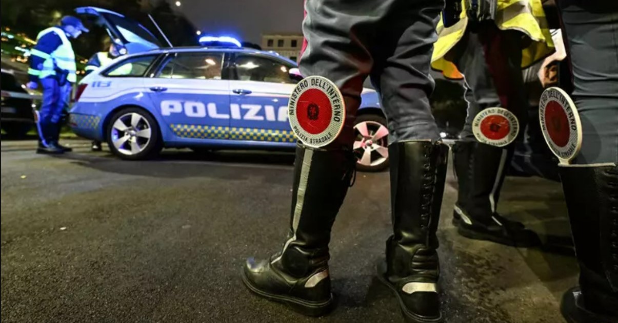 https://www.quotidianodelsud.it/wp-content/uploads/2025/01/polizia-stradale.jpg