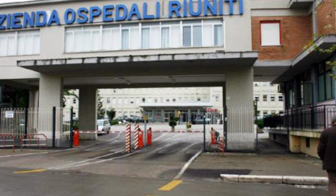 Detenuto aggredisce agente in ospedale a Foggia