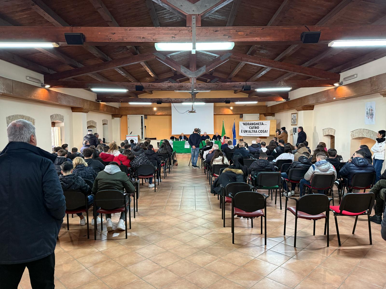 https://www.quotidianodelsud.it/wp-content/uploads/2025/02/guarascio-incontro-cutro.jpg