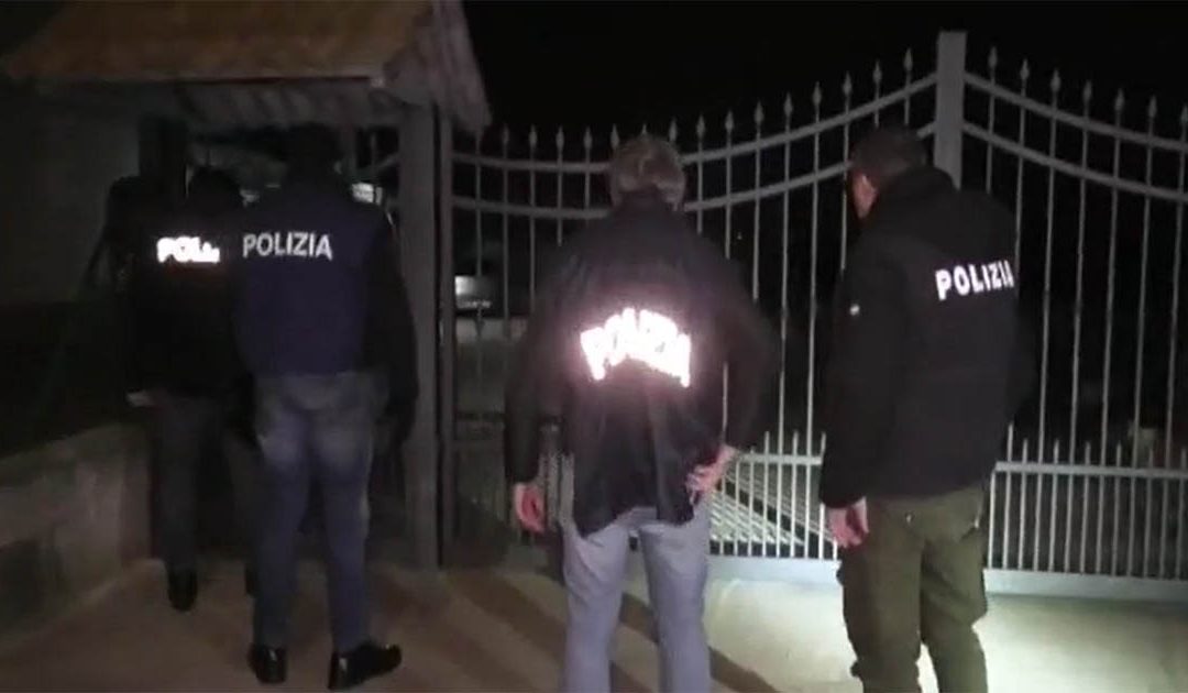 Estorsione e tentata estorsione, tre arresti a Castrovillari