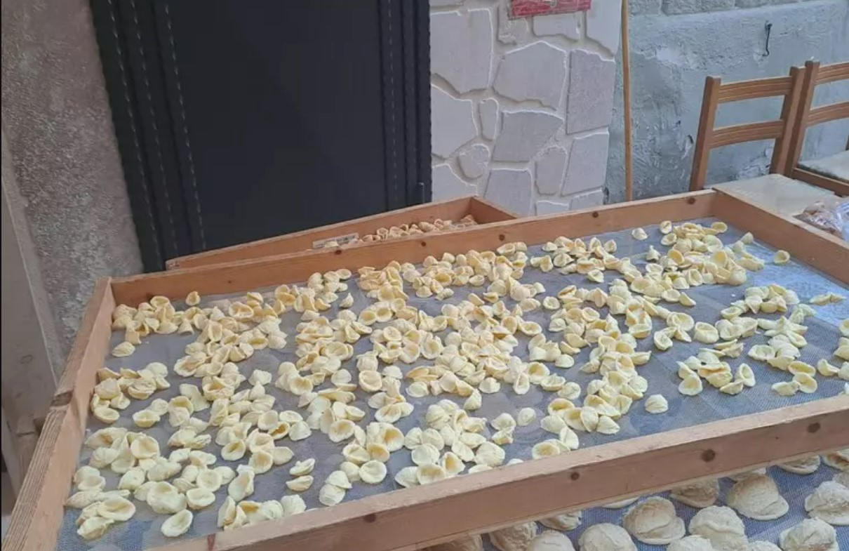 https://www.quotidianodelsud.it/wp-content/uploads/2025/02/orecchiette-bari.jpg